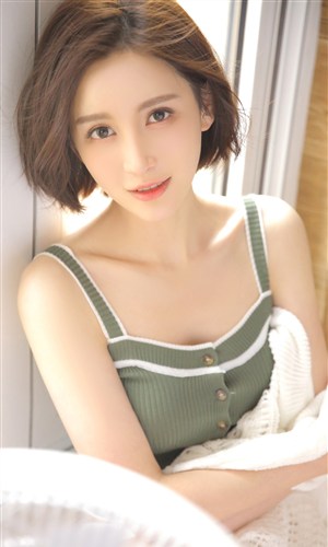 跪爬伺候主人晨尿大便女弱